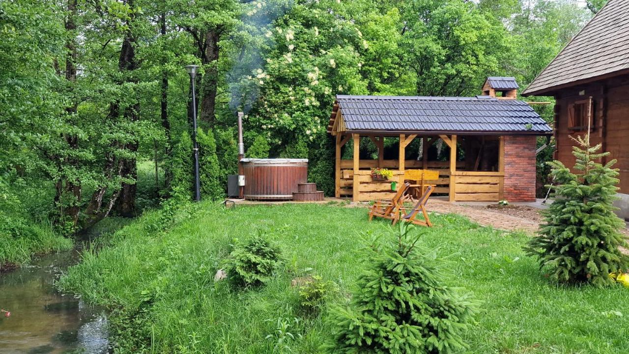 Vodenica Vrelo Chalets Vrelo Koreničko Rum bild