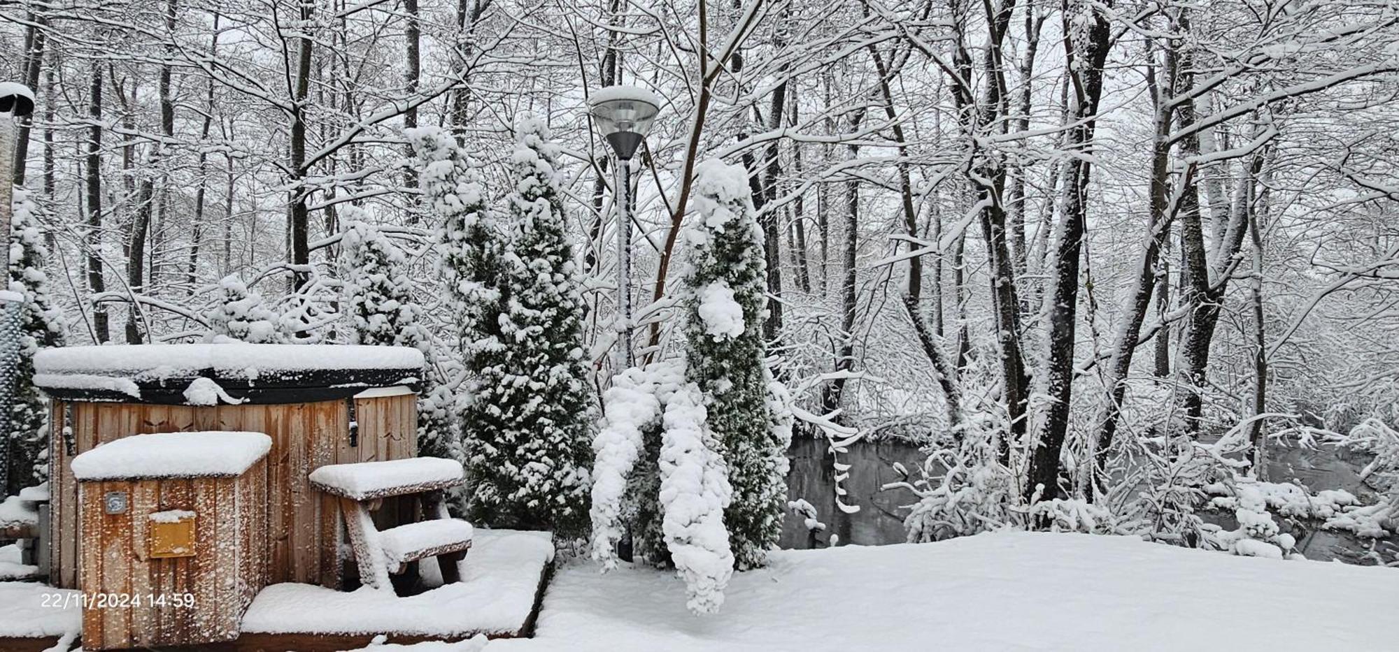 Vodenica Vrelo Chalets Vrelo Koreničko Exteriör bild