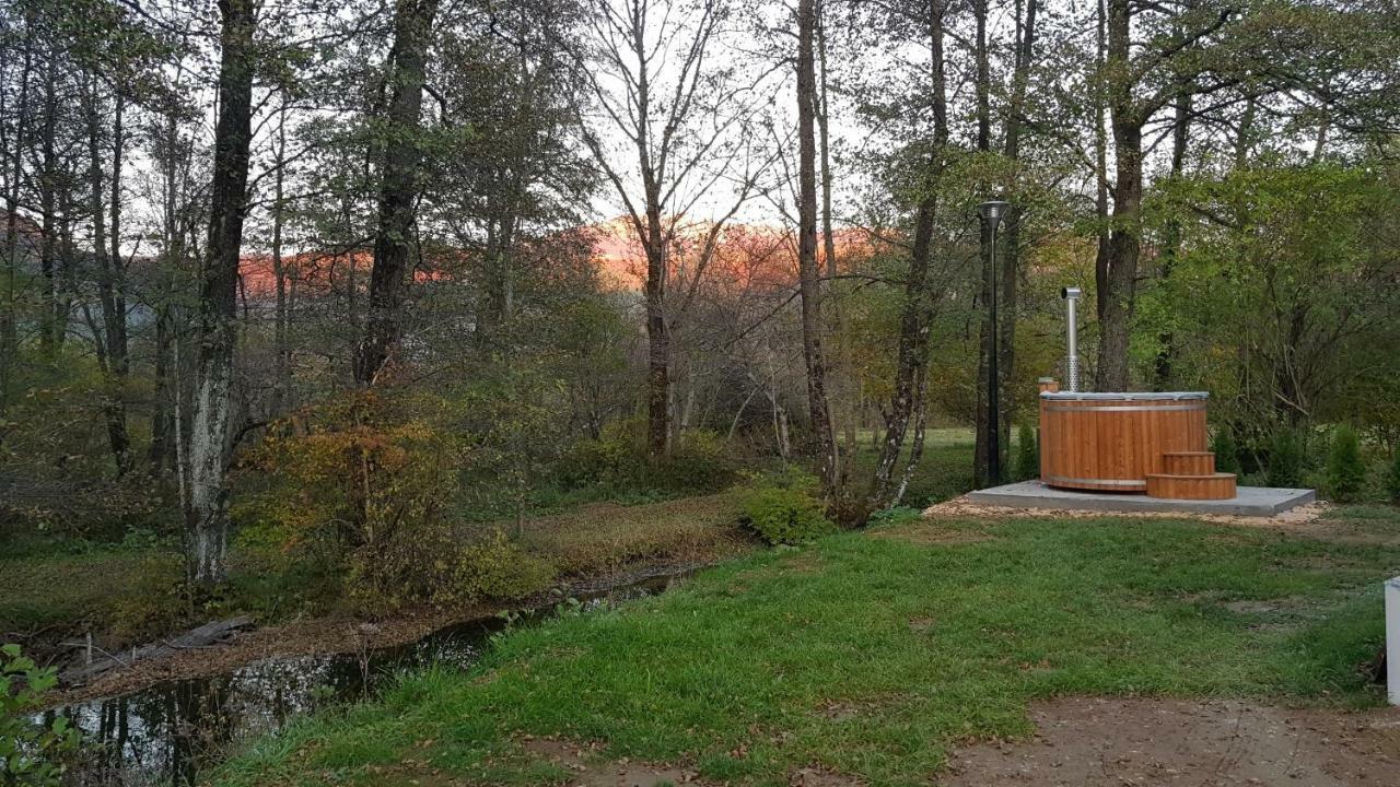 Vodenica Vrelo Chalets Vrelo Koreničko Exteriör bild