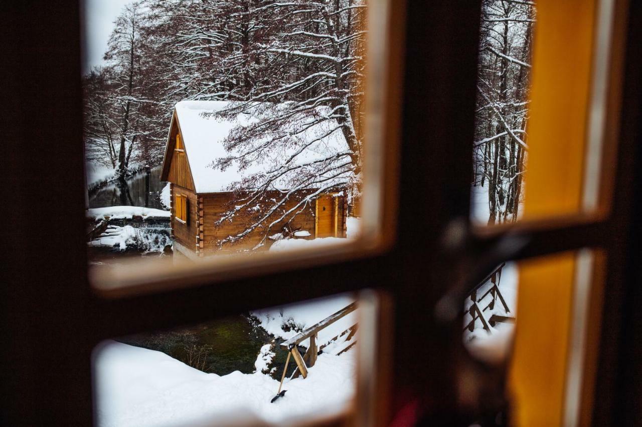 Vodenica Vrelo Chalets Vrelo Koreničko Exteriör bild