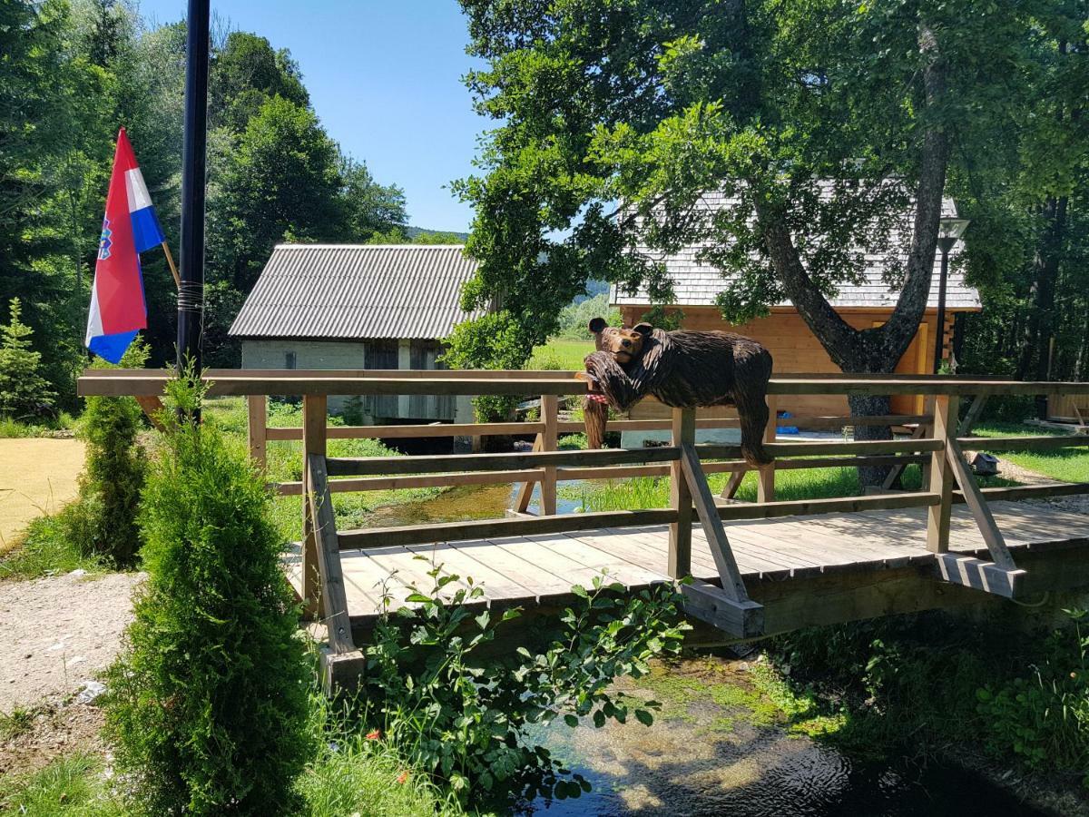 Vodenica Vrelo Chalets Vrelo Koreničko Exteriör bild