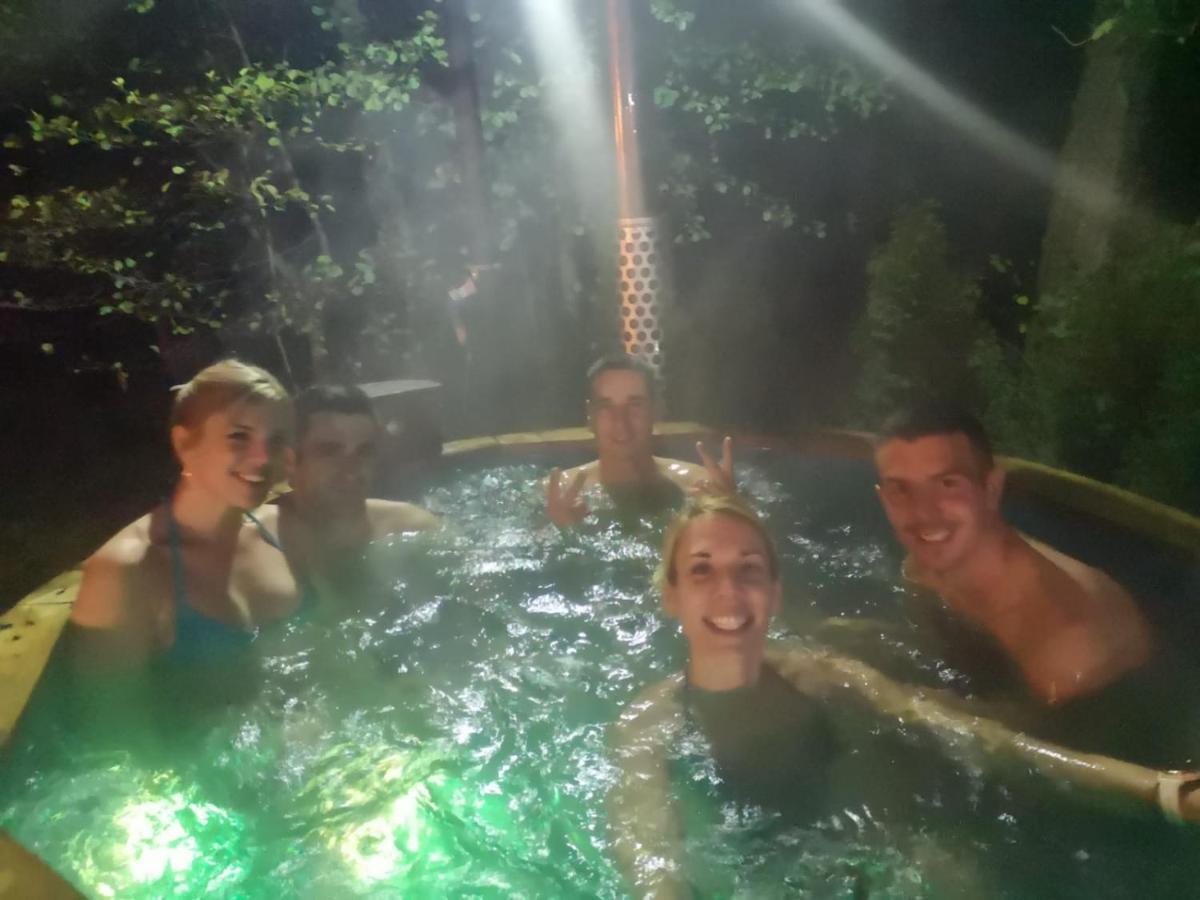 Vodenica Vrelo Chalets Vrelo Koreničko Exteriör bild